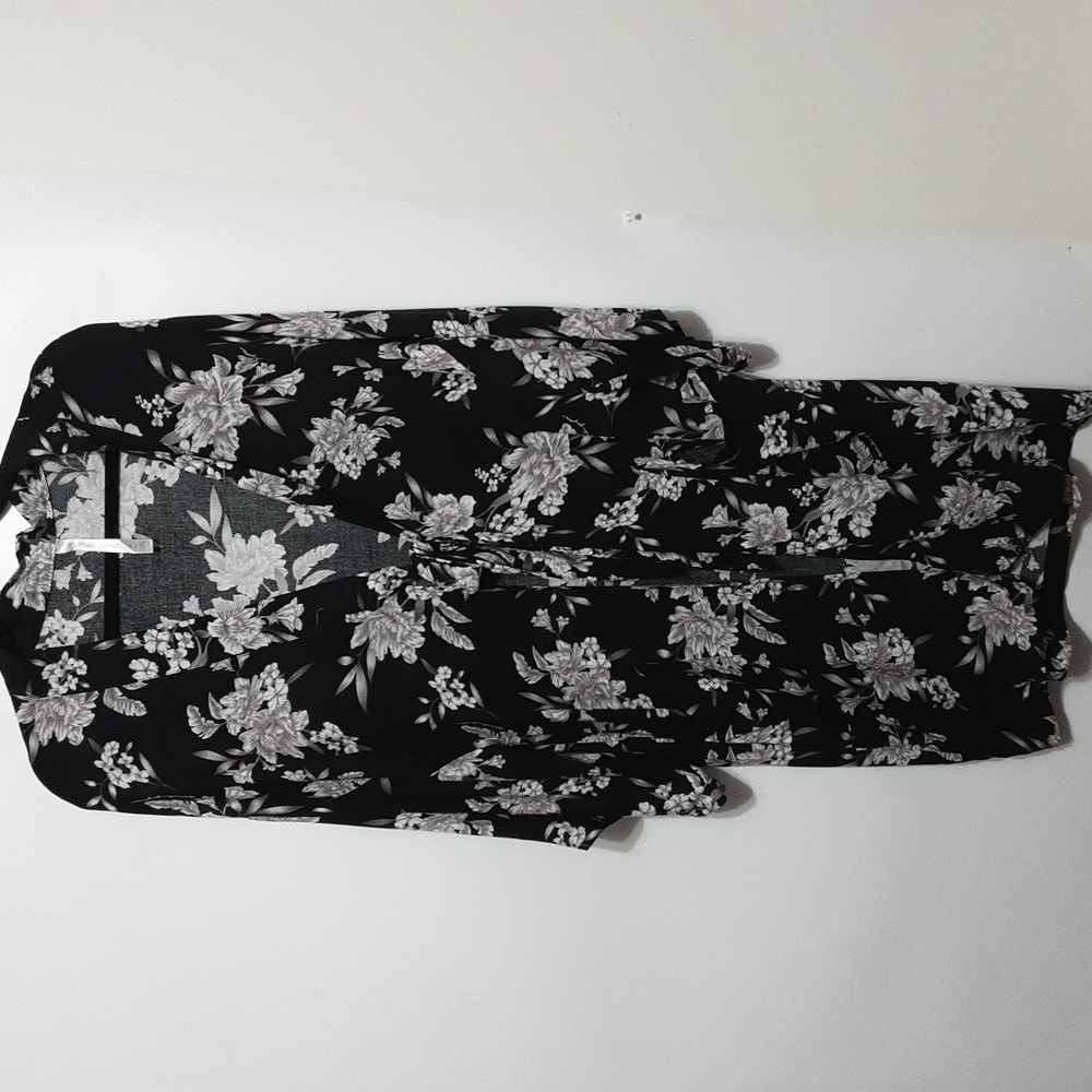 Spiritual Gangster Floral Kimono Front Tie Women's S Robe/Bathing‎ Suit Coverup